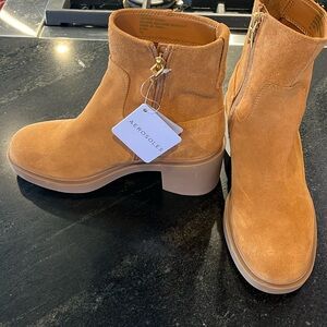 NWT Aerosoles Suede Booties sz 6.5